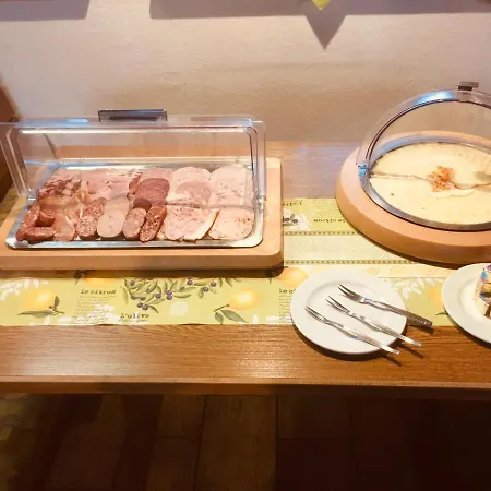 祖姆高登阿德勒旅馆